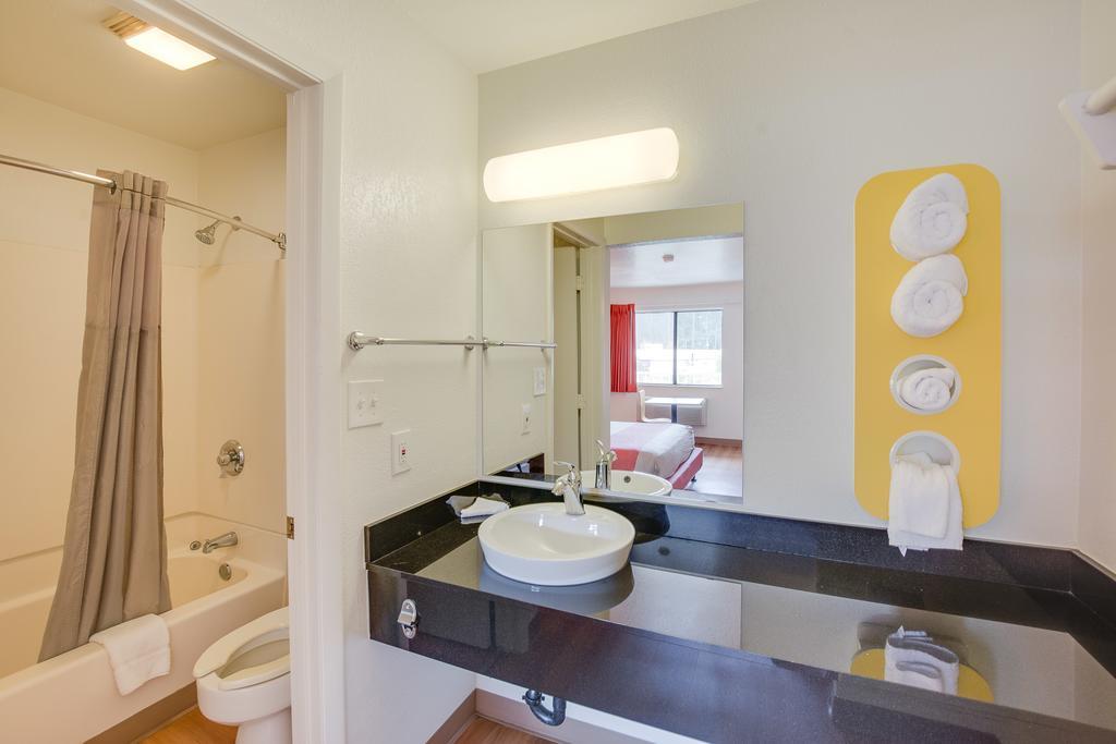 Motel 6-Columbus, Oh - West Экстерьер фото