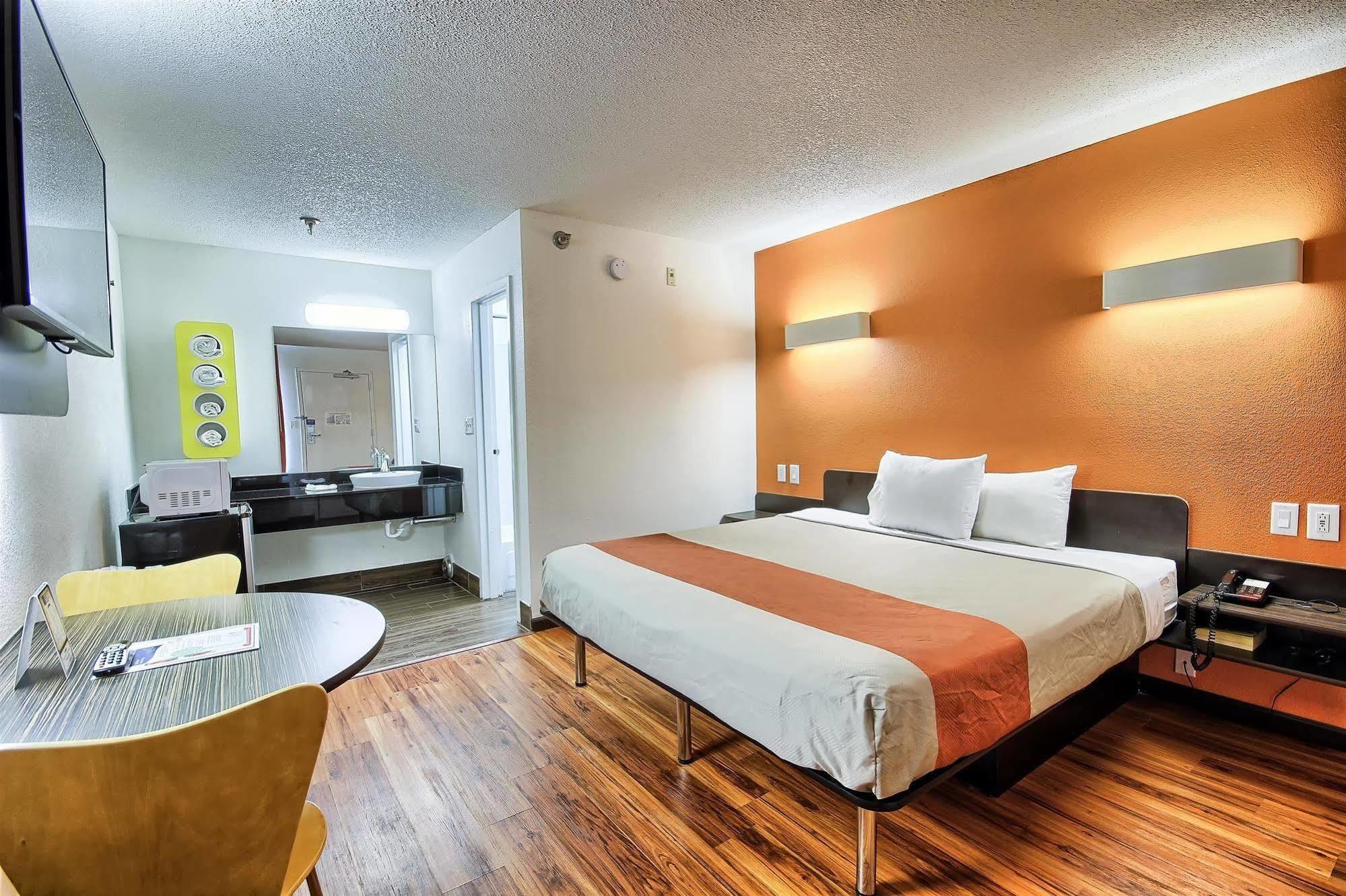 Motel 6-Columbus, Oh - West Экстерьер фото